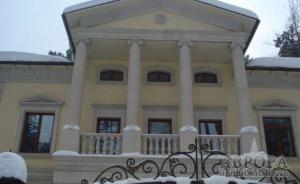 Сдается особняк на выходные по Ярославскому  шоссе 12 км. от МКАД на компанию 10-12 человек.