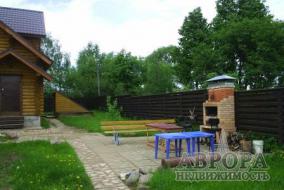 Сдается коттедж на выходные на Дмитровском шоссе 45 км. от МКАД на компанию до 15 человек. Цена 15 тысяч рублей.