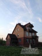 Сдается коттедж на выходные, на Новый Год на Дмитровском шоссе 40 км. от МКАД на компанию до 20 человек. Цена 25 тысяч рублей.